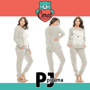 imagen de mujer modelando juego de pijama