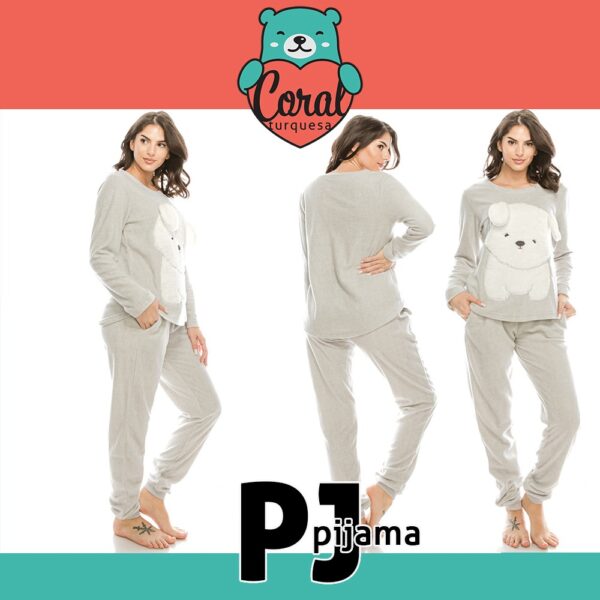 imagen de mujer modelando juego de pijama